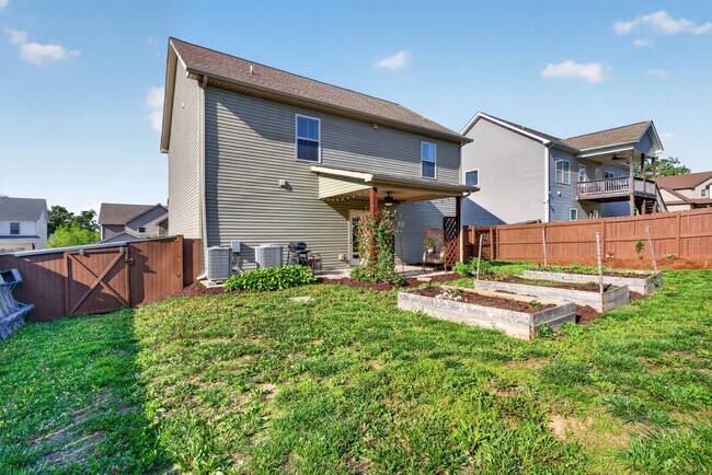 Building Photo - 104 Woodtrace Ct