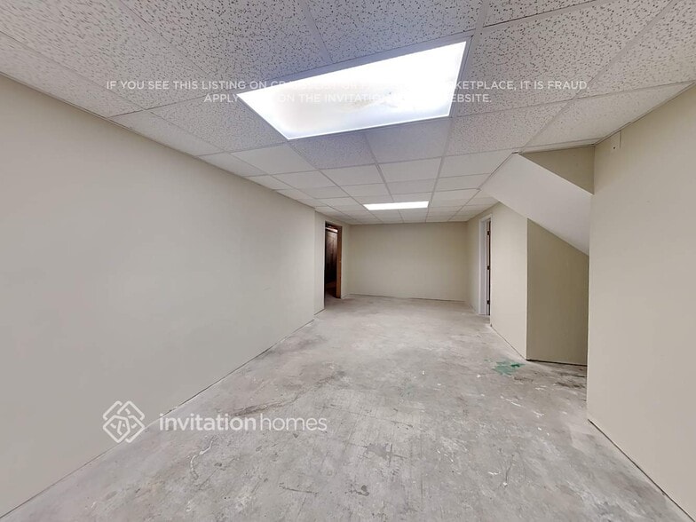 Building Photo - 2035 Amberly Glen Way