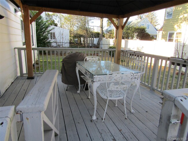 Building Photo - 321 Redmont Rd