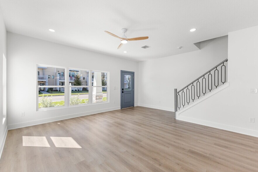 Building Photo - 2523 13th Ave N