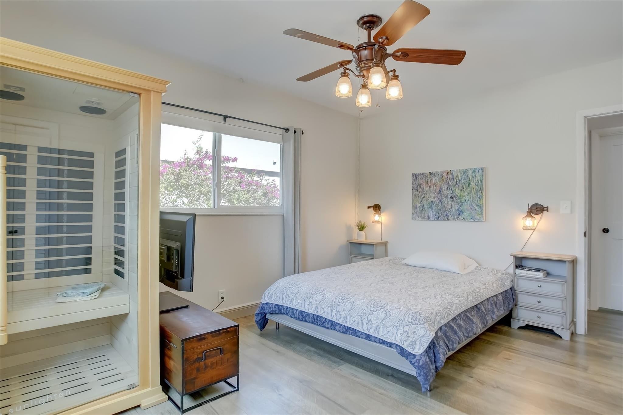 Building Photo - 1450 N Riverside Dr