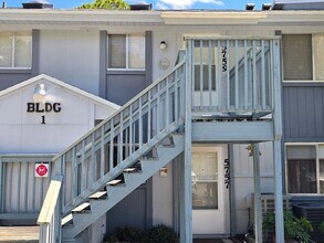 Building Photo - 2/2 Condo in Golf Lake Villas -North Fort Pierce