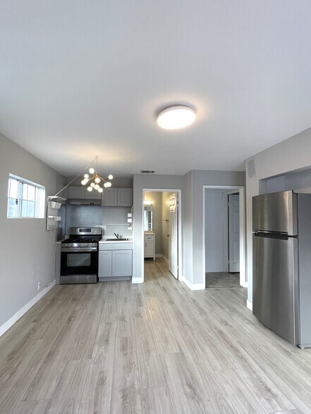 Building Photo - 4920 W 141st St