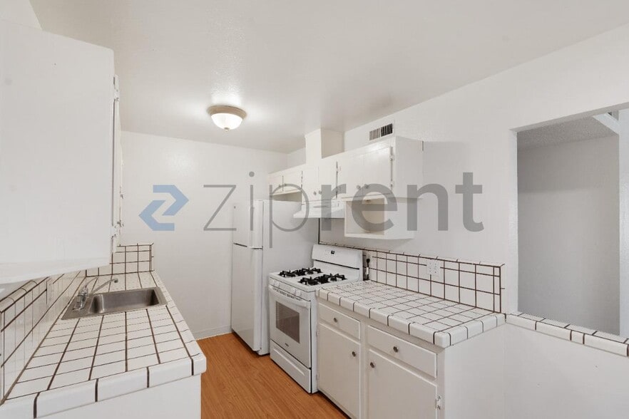 Building Photo - Unit 52