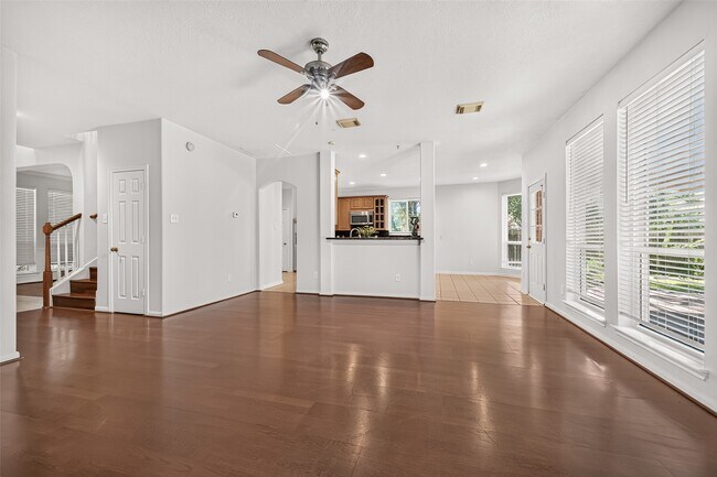 Building Photo - 12110 Laurel Ct