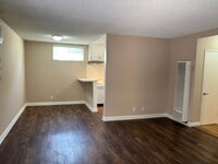 Building Photo - 3104 Montrose Ave