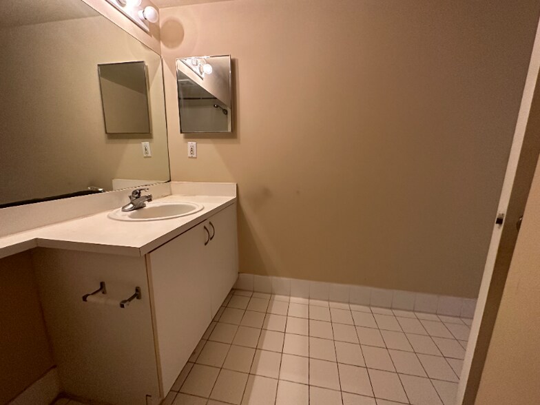 Building Photo - 3874 Lyons Rd