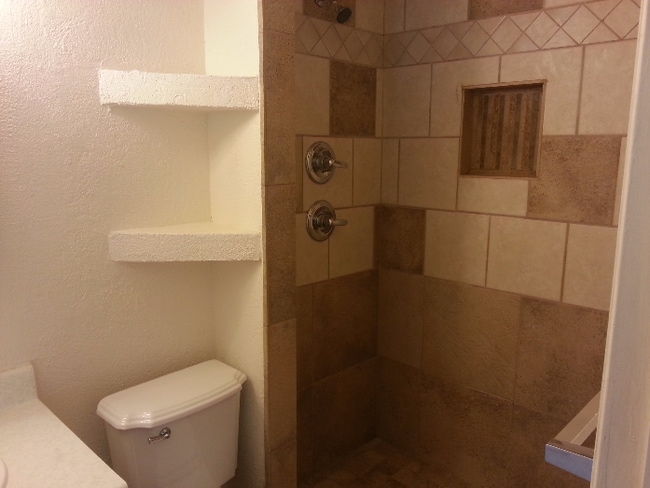 Building Photo - 6313 W Earll Dr