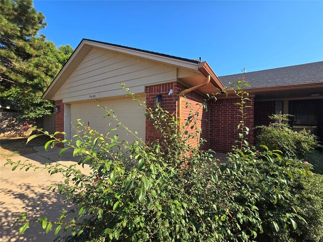Building Photo - 3420 Kings Way