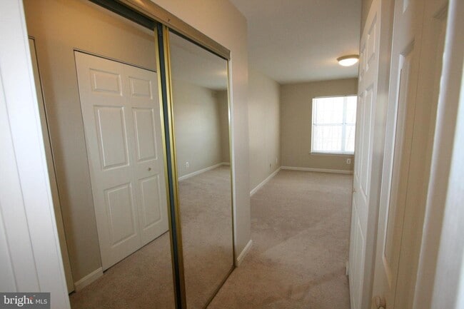 Building Photo - 5900 Cove Landing Rd