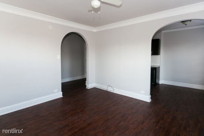 Building Photo - 6748 N Ashland Ave