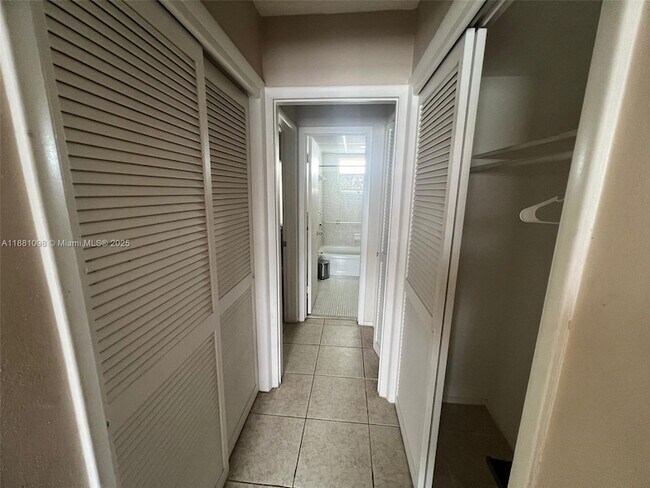 Building Photo - 1440 NW 43 Terrace