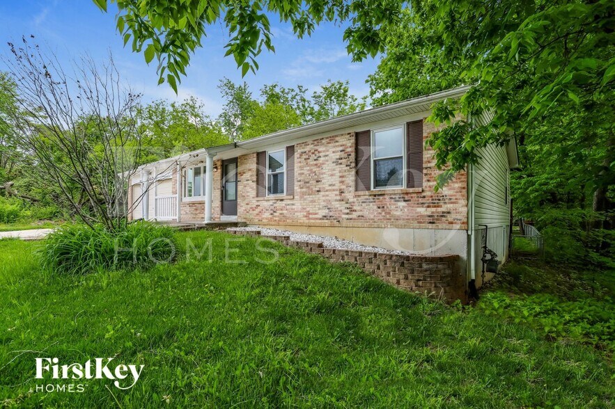 Building Photo - 307 W Sunny Hill Blvd