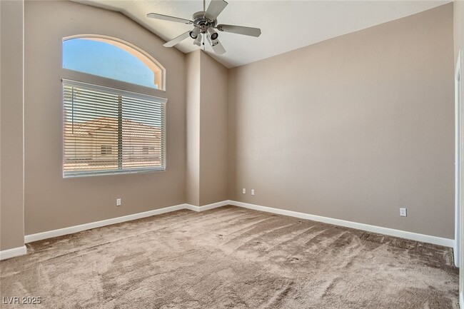Building Photo - 7640 Rolling View Dr