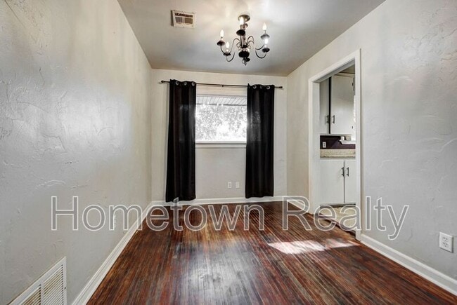 Building Photo - 2200 Downing St