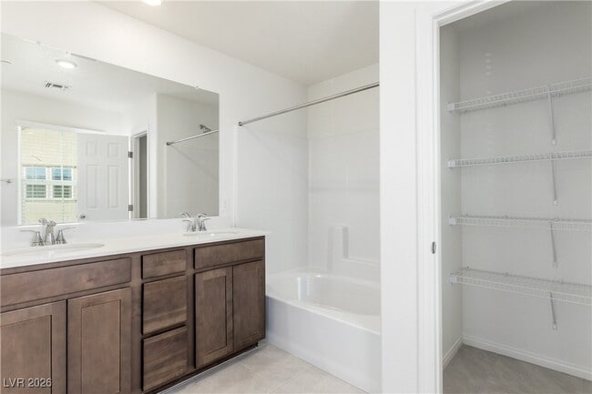 Building Photo - 3564 Dimora St