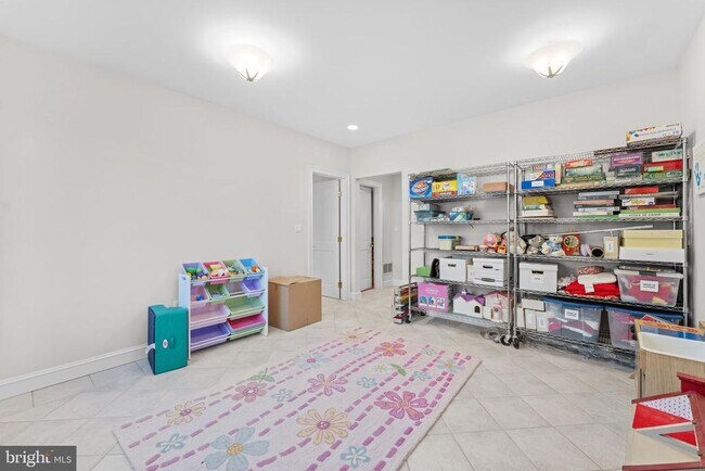 Building Photo - 8541 Old Dominion Dr