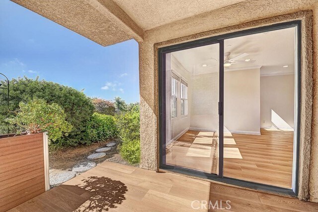 Building Photo - 1074 Calle Del Cerro