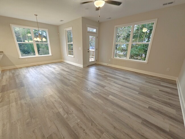 Building Photo - 121 Marianne Ln