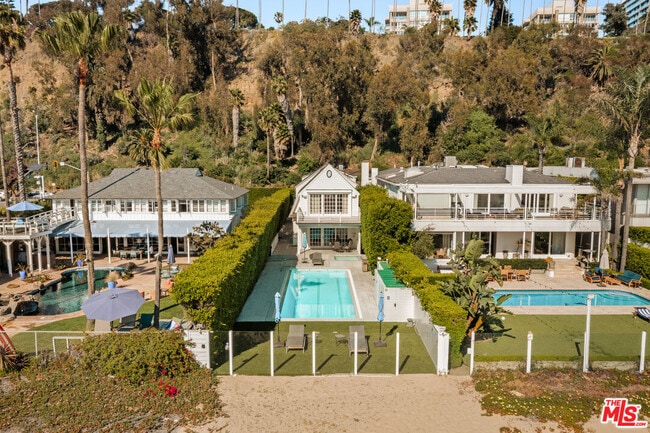 Building Photo - 501 Palisades Beach Rd