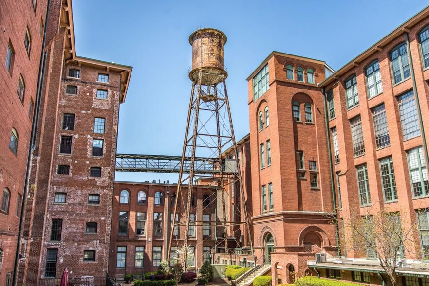 Historic Water Tower - 170 Boulevard SE