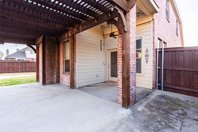 Building Photo - 2505 Vista Oaks Dr