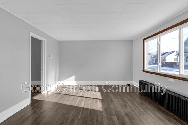 Building Photo - 765 Oliver St