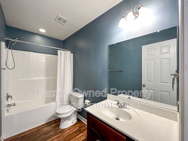 Building Photo - 261 Emerald Isle Dr