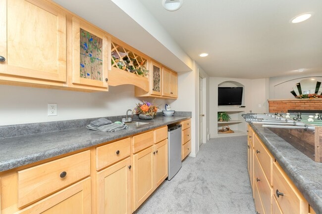 Building Photo - Four Bedroom Home in Portage