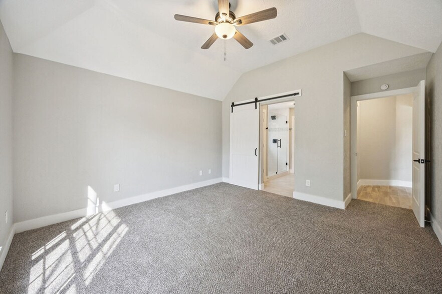 Building Photo - 2942 Waterloo Rd