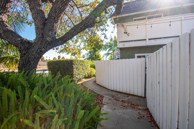 Building Photo - Cozy 2BD/2BA in Carlsbad Village