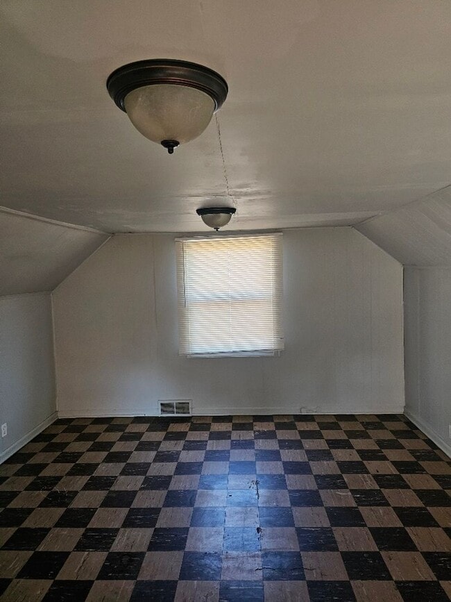 Building Photo - 5772 Guilford- 3 Beds & 1.5 Bath for Rent!