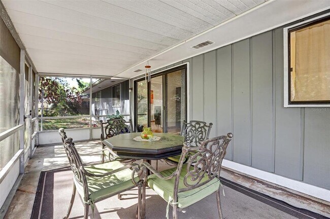 Building Photo - 700 Sunbury Ct