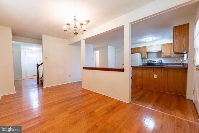 Building Photo - 12136 Bentridge Pl