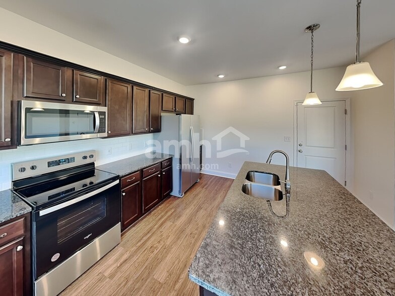 Building Photo - 4005 Birchfield Pl