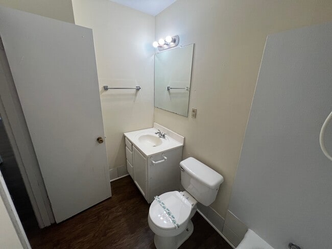 Building Photo - 109 Pound Dr