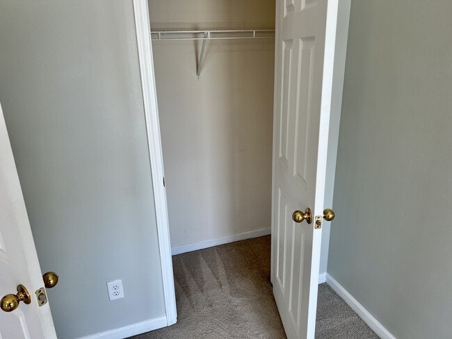 Building Photo - 280 Swaying Pine Ct