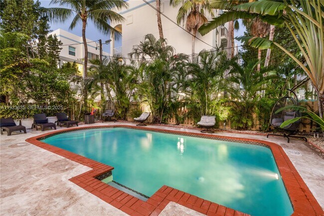 Building Photo - 9167 Harding Ave