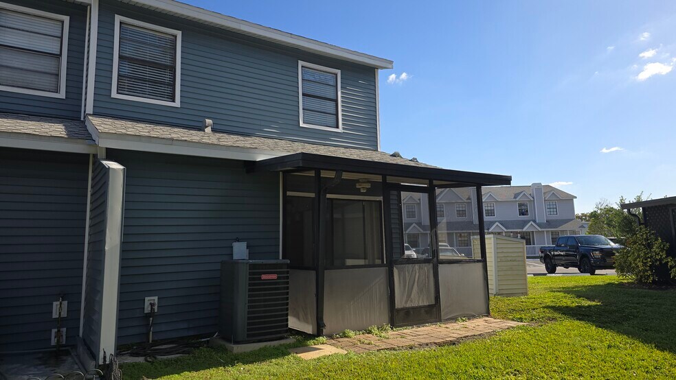 Building Photo - 12665 Castle Hill Dr