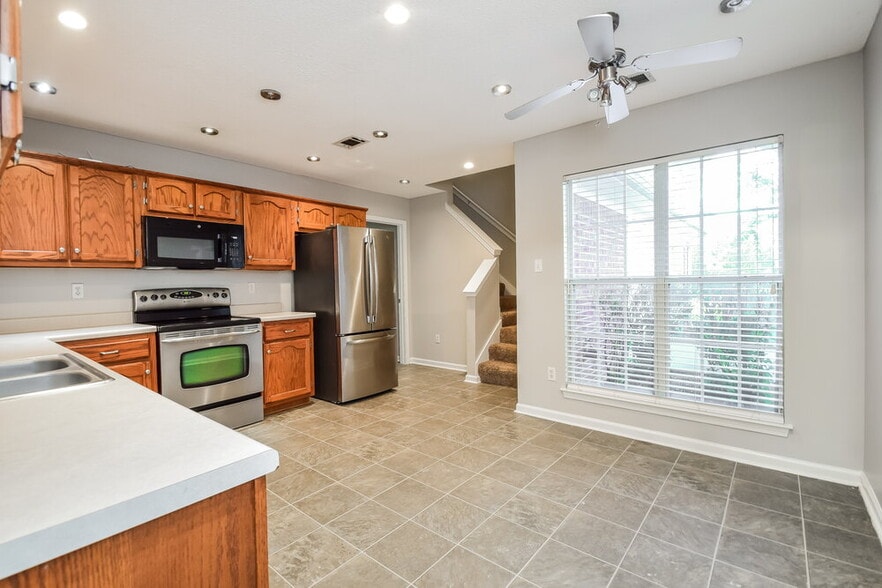 Building Photo - 2829 Russum Dr