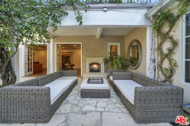 Building Photo - 821 Whittier Dr