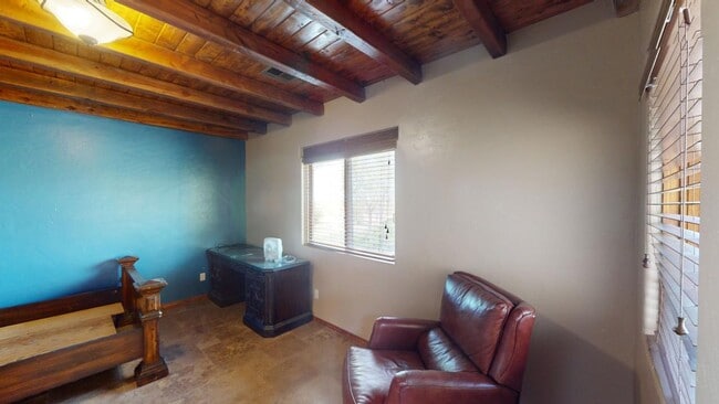 Building Photo - Furnished 5-Bedroom Home with Indoor Pool & Amenities