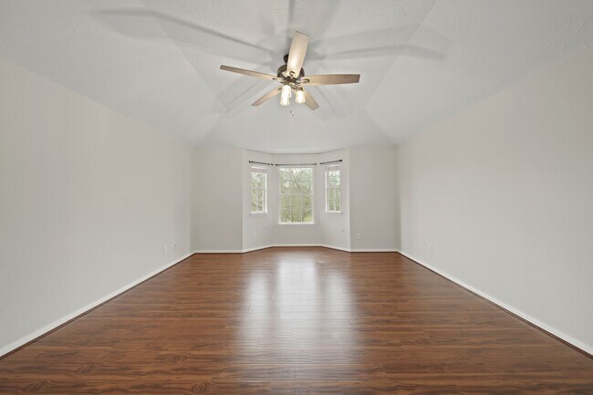 Building Photo - 18902 Sun Pass Dr