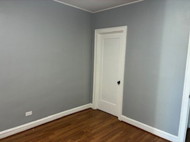 Building Photo - 10625 S Calumet Ave