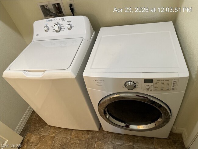 Building Photo - 11346 Bedford Commons Dr