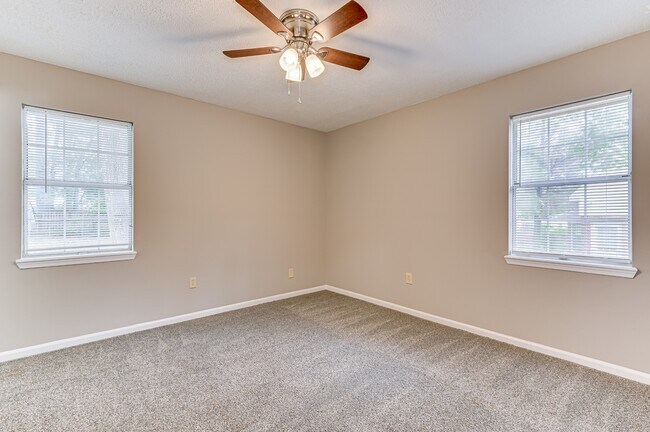 Building Photo - 2960 Glenn Hills Dr