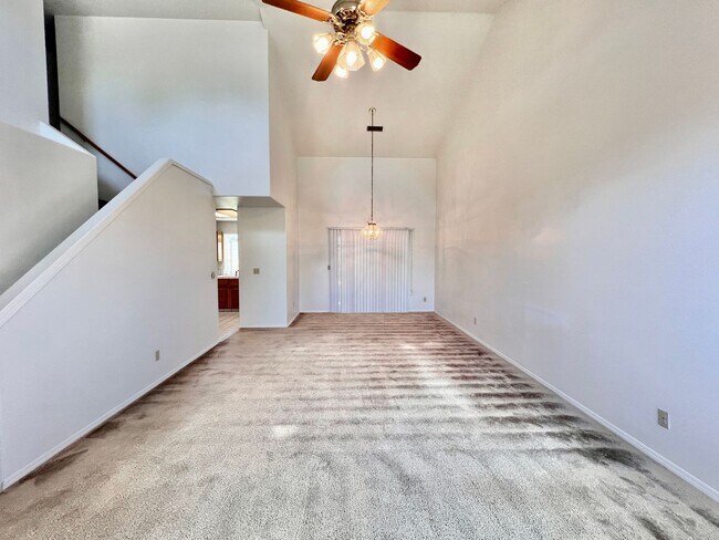 Building Photo - $2,495 Friant & Copper, 3 Bed, N. Windham ...
