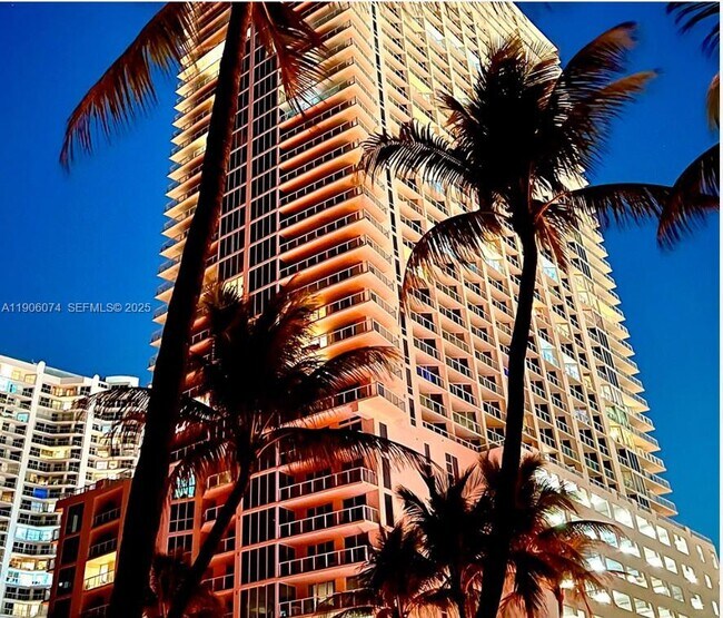 Building Photo - 16699 Collins Ave