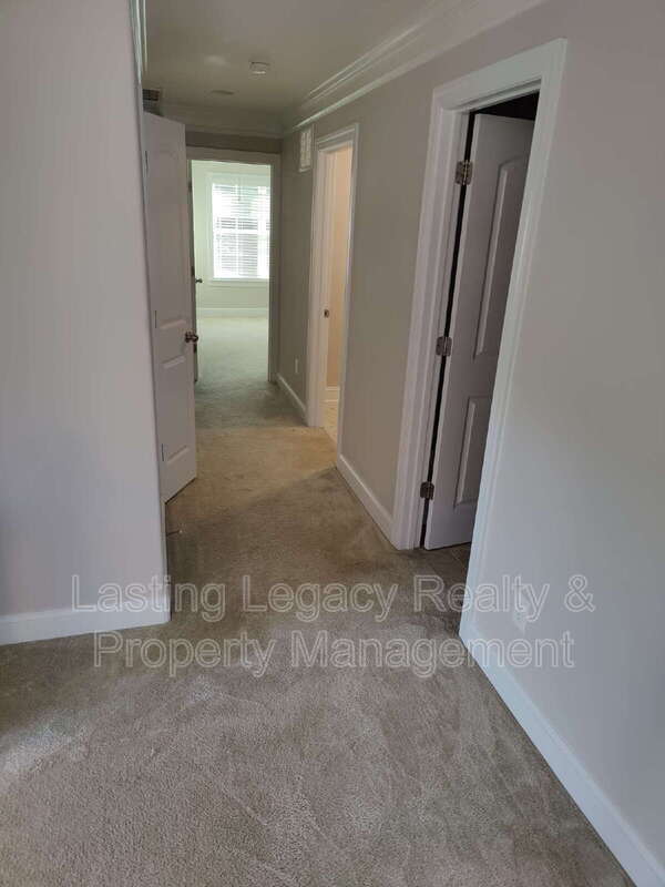 Building Photo - 847 Silver Leaf Dr