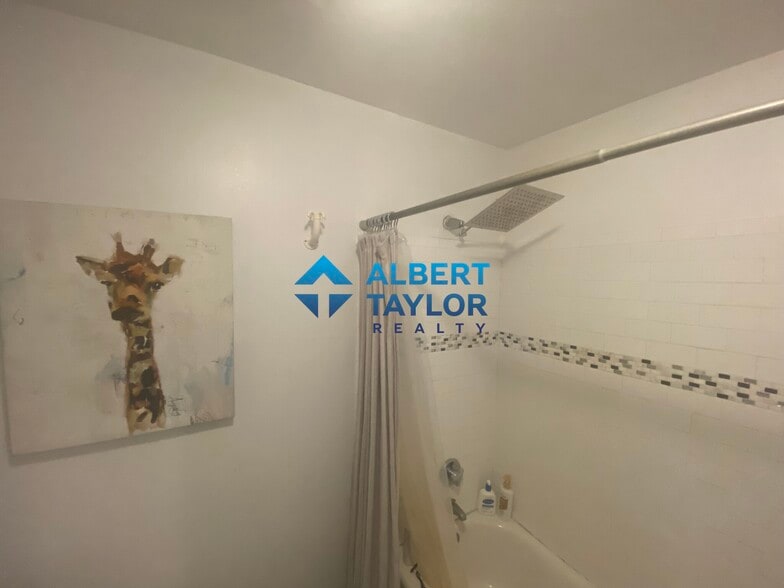 Building Photo - 750 Tremont St